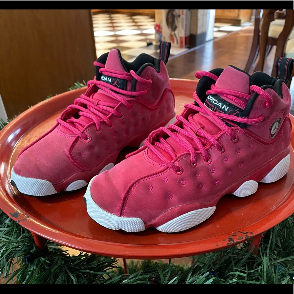Girls shade Jordan’s size 4y